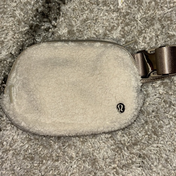 Lululemon belt bag - Picture 2 of 2